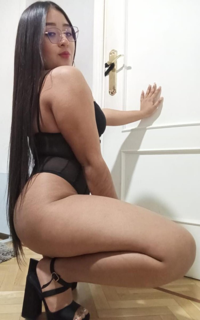 643433699 bomba de carisma y pura pasión