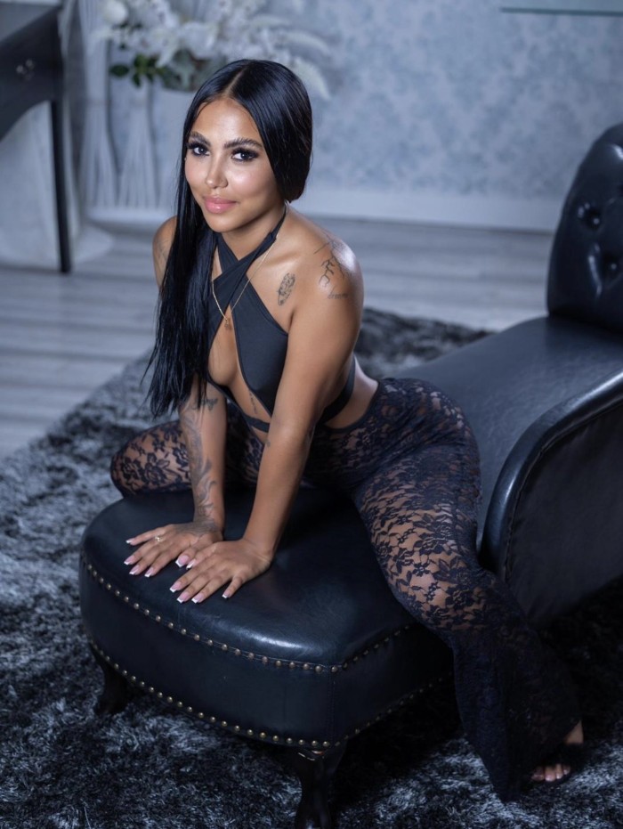 Teen colombiana primera vez en Donosti