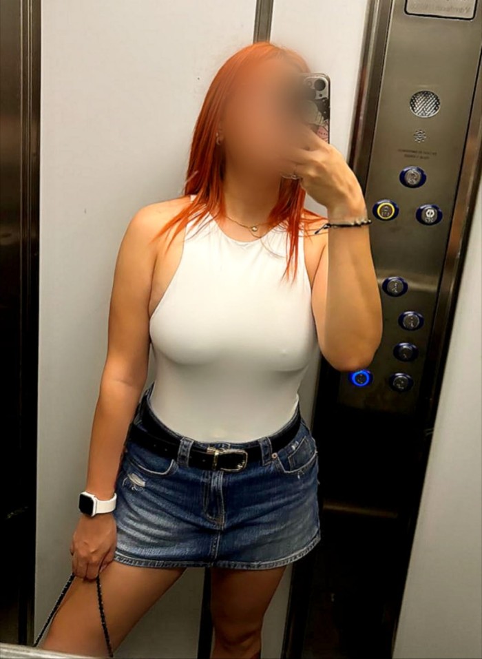 NUEVA IMPLICADA, ENCANTADORA Y ATENTA PELIROJA