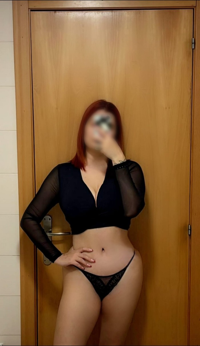 NUEVA IMPLICADA, ENCANTADORA Y ATENTA PELIROJA