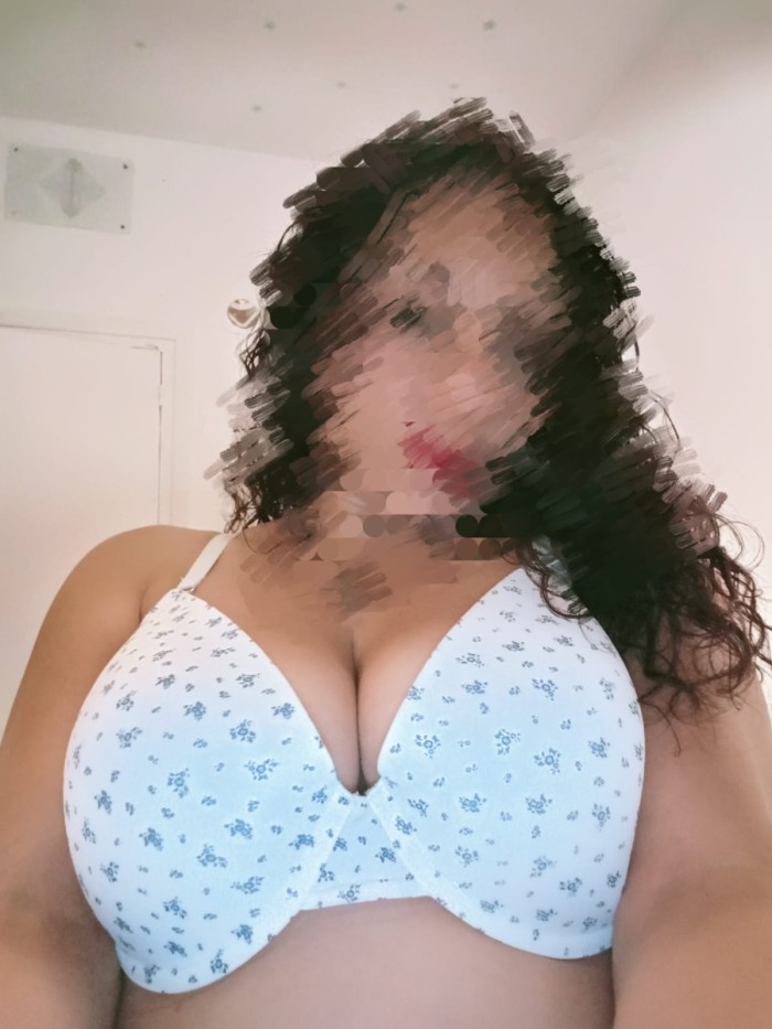 BELLA COLOMBIANA DE PECHOS XXXL EN LA RAPITA