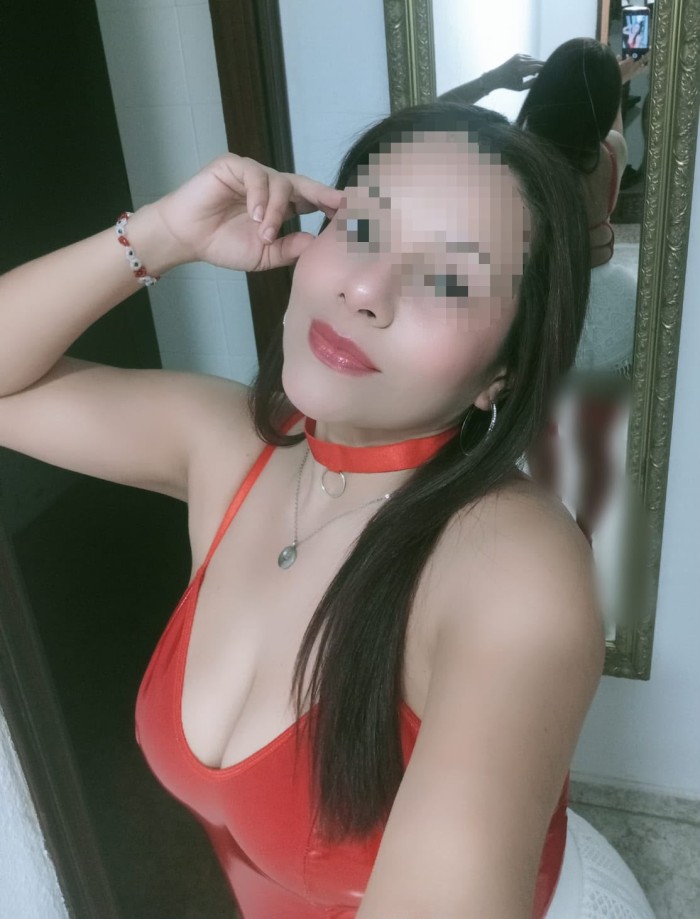 BELLA COLOMBIANA DE PECHOS XXXL EN LA RAPITA