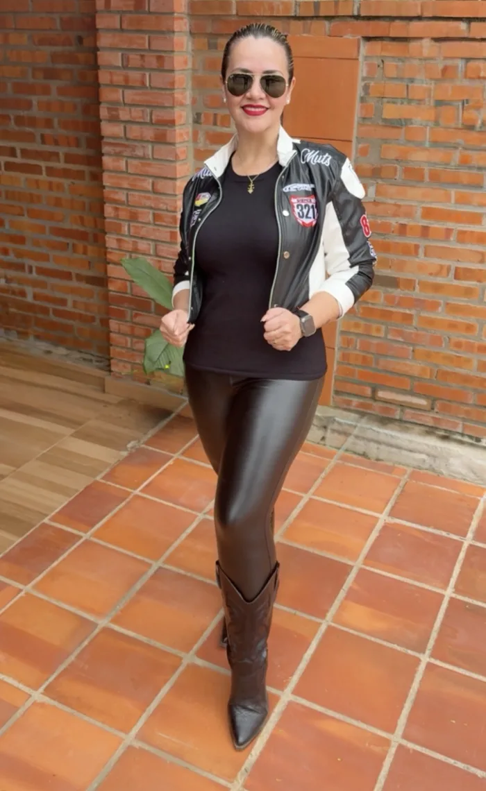 Ya estoy x aquí!!(No trabajo x las noches)