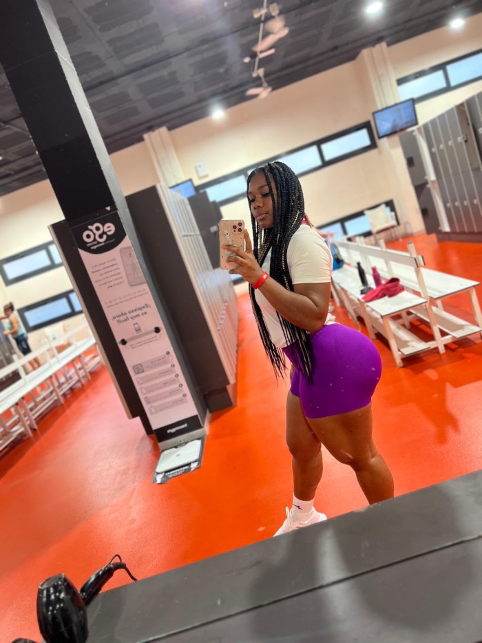 MORENA CON CUERPAZO EXPLOSIVO CULAZO TOP