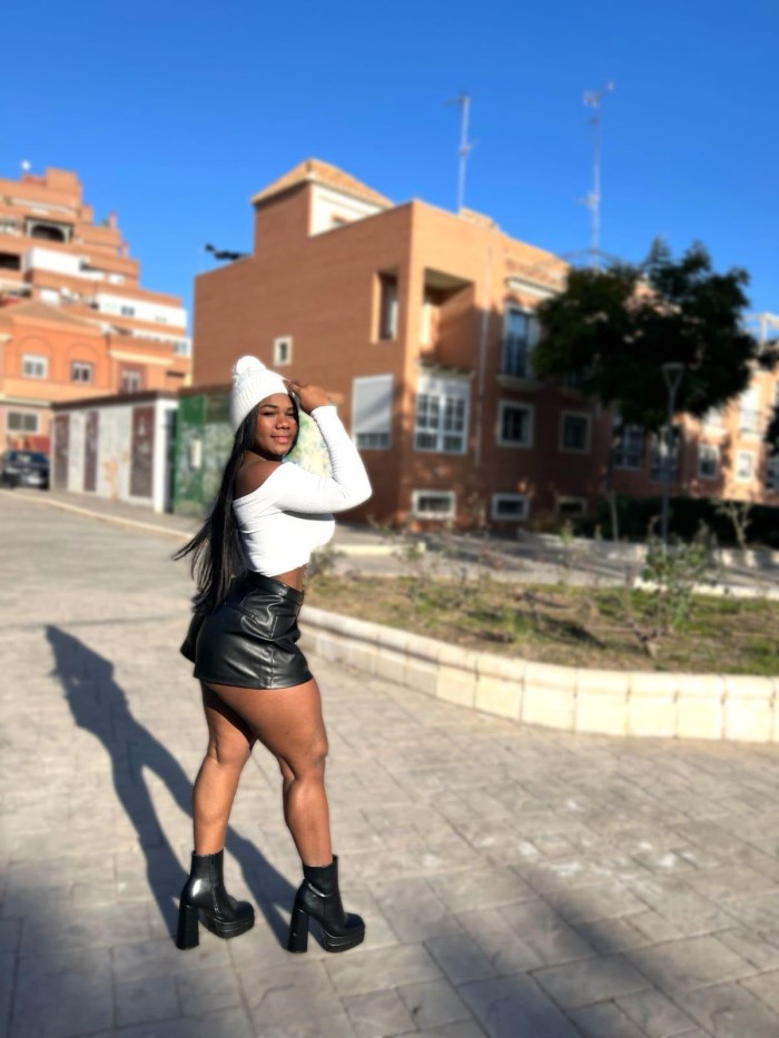 MORENA CON CUERPAZO EXPLOSIVO CULAZO TOP