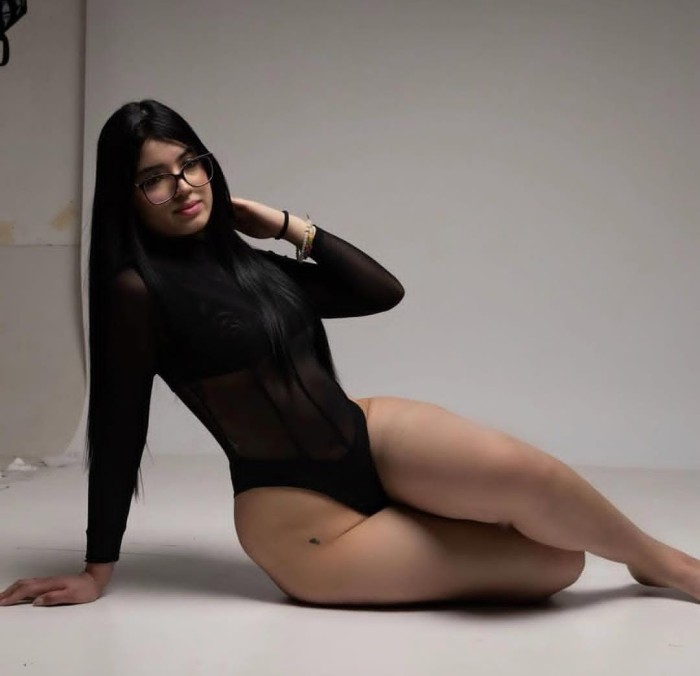 Joven colombiana fina y elegante 24/7 fiestera