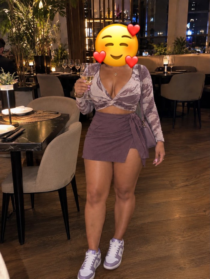 FIESTERA IMPLICADA CACHONDA DESEOSA DE PLACER