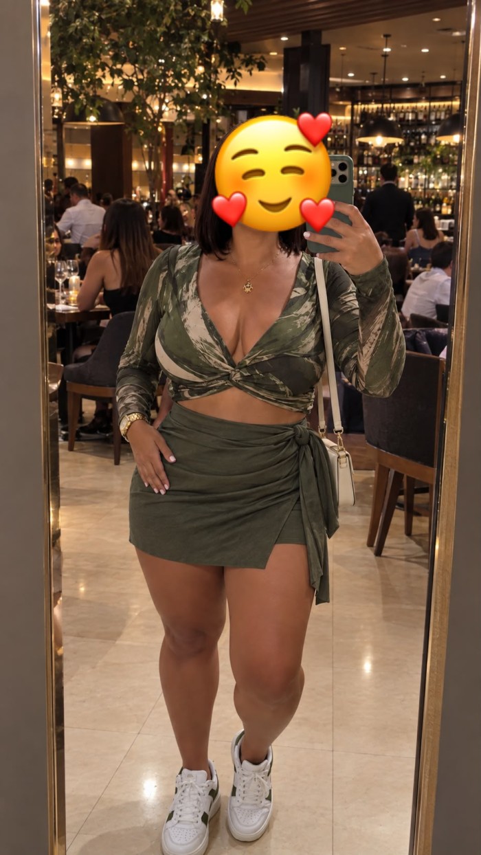 FIESTERA IMPLICADA CACHONDA DESEOSA DE PLACER