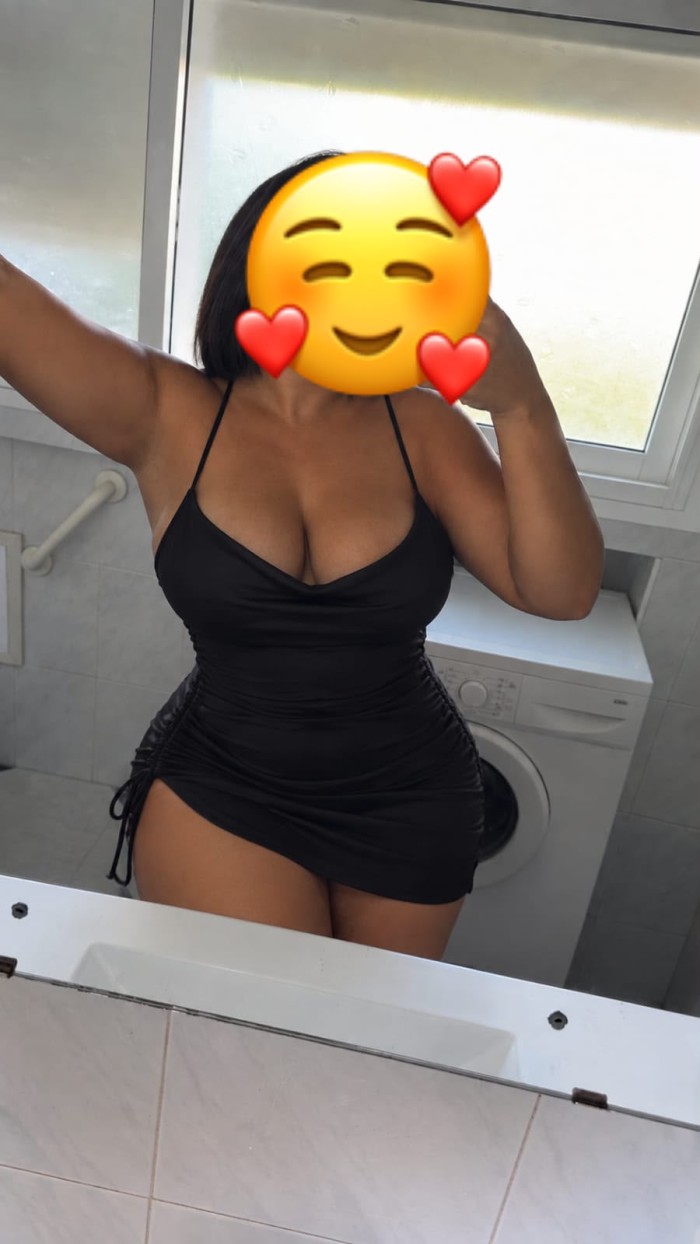 FIESTERA IMPLICADA CACHONDA DESEOSA DE PLACER