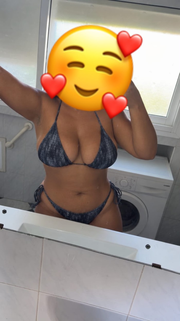 FIESTERA IMPLICADA CACHONDA DESEOSA DE PLACER