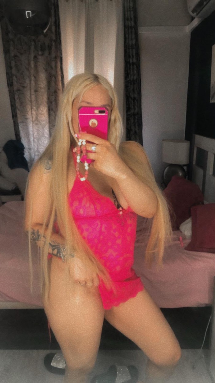 PUTITA FIESTERA CACHONDA TODA UNA BOMBA DE SEXO