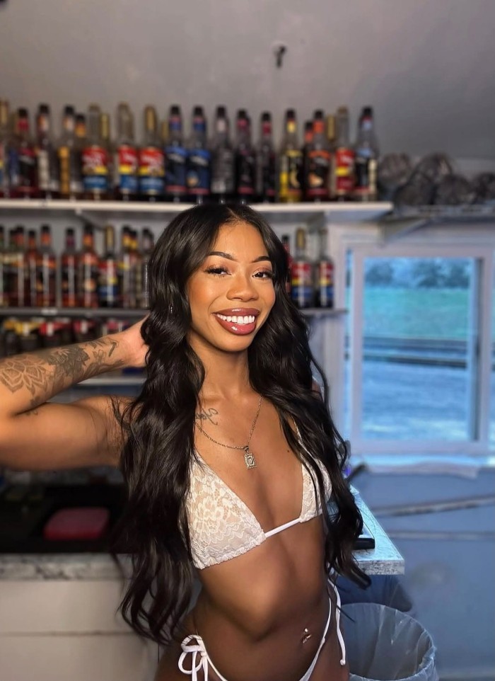 Morenita colombiana muy guapa en Irun