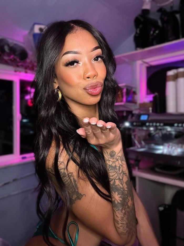 Morenita colombiana muy guapa en Irun