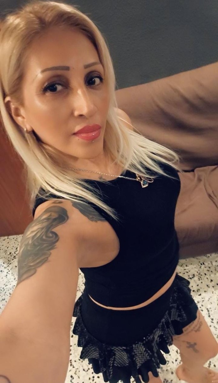 QUIERO FIESTA MIENTRAS ME FOLLAS DURO CACHONDA