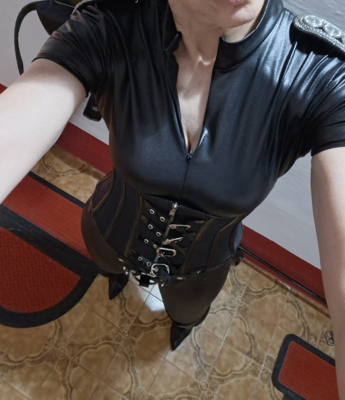 Exclusiva Mistress profesional Madrid Bdsm FemDom