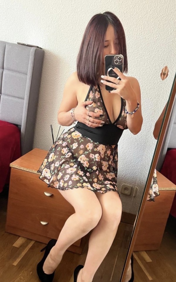 MADURITA cachonda fiestera recién divorciada