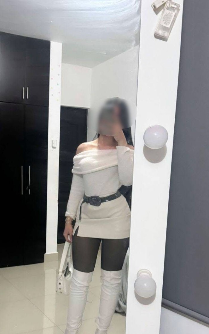 ESCORT SENSUAL FIESTERA EN BARCELONA ARCO DEL TRIUNFO