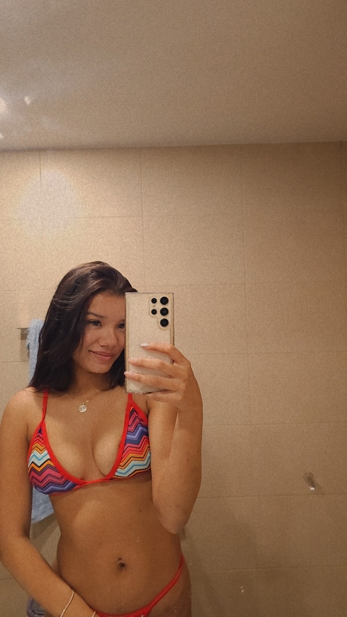 Chicas scort jóvencita morena delgada