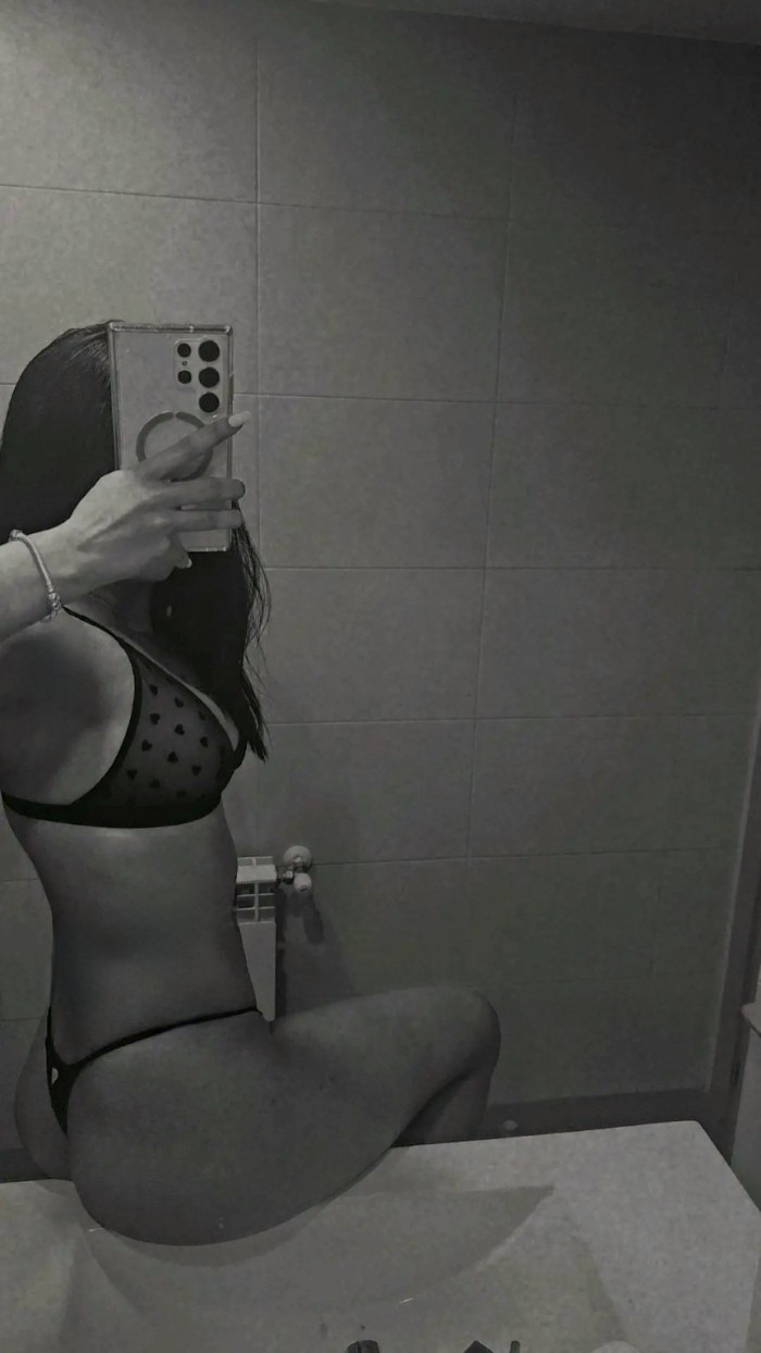 Chicas scort jóvencita morena delgada