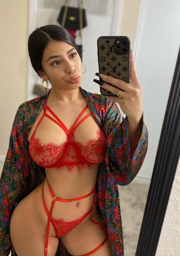 Morena colombiana llegadita fiestas a tope