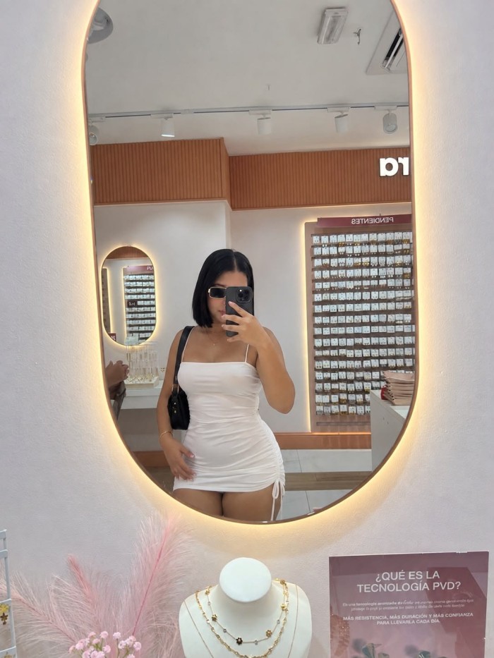 SANTURTZI. JOVENCITA PLACENTERA Y MUY CARIÑOSA