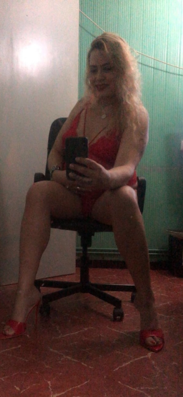 MELISSA COLOMBIANA CACHONDA Y CALIENTE EN LA CAMA