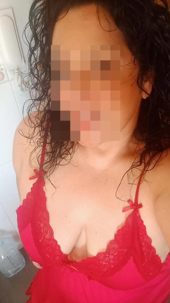 SENSUAL ARDIENTE COMPLACIENTE DESEOSA DE SEXO