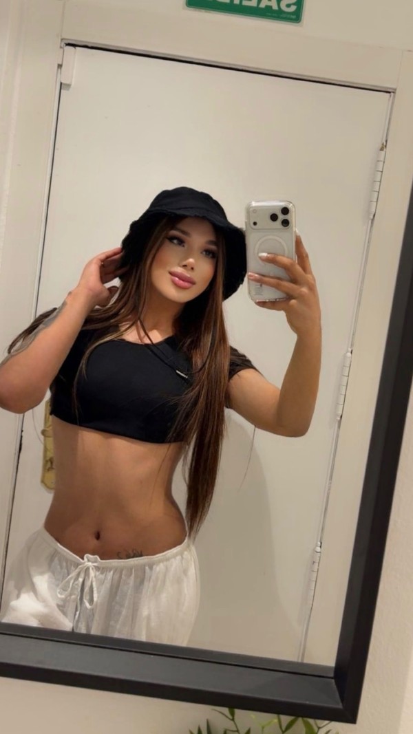 HERMOSA CHICA TRANS 100% REAL ADICTA AL SEXO