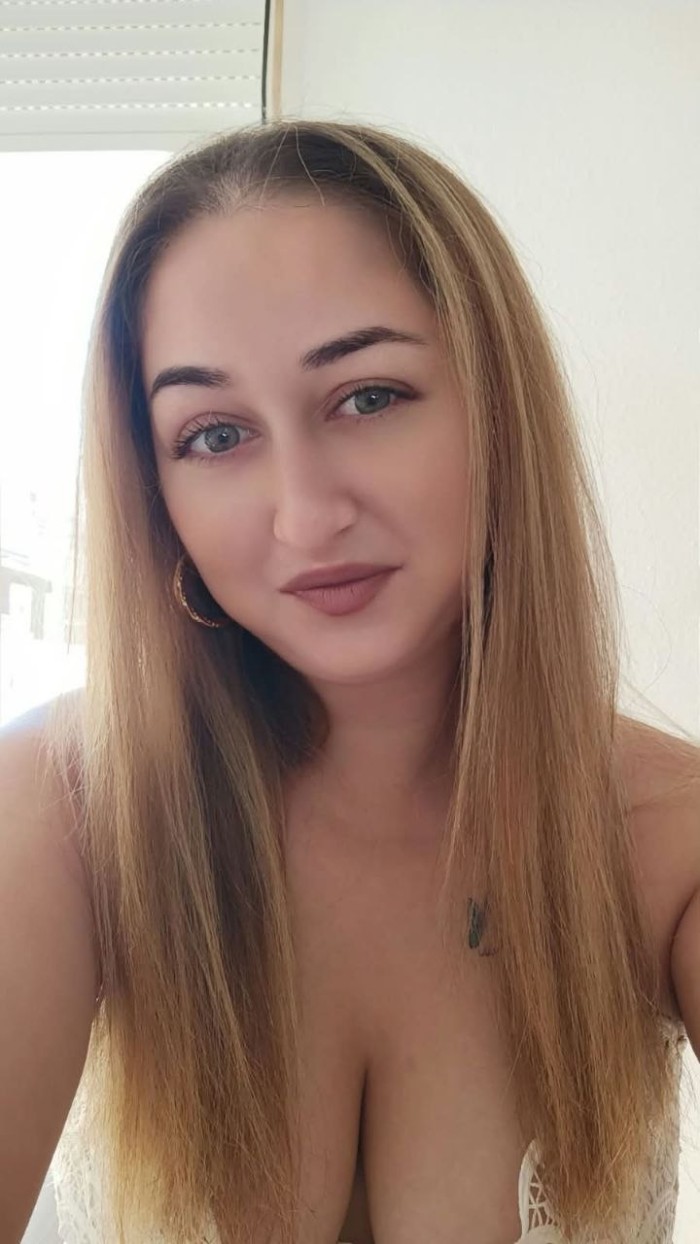DULCE CARITA DE ANGEL CUERPAZO DE DIABLA 24H