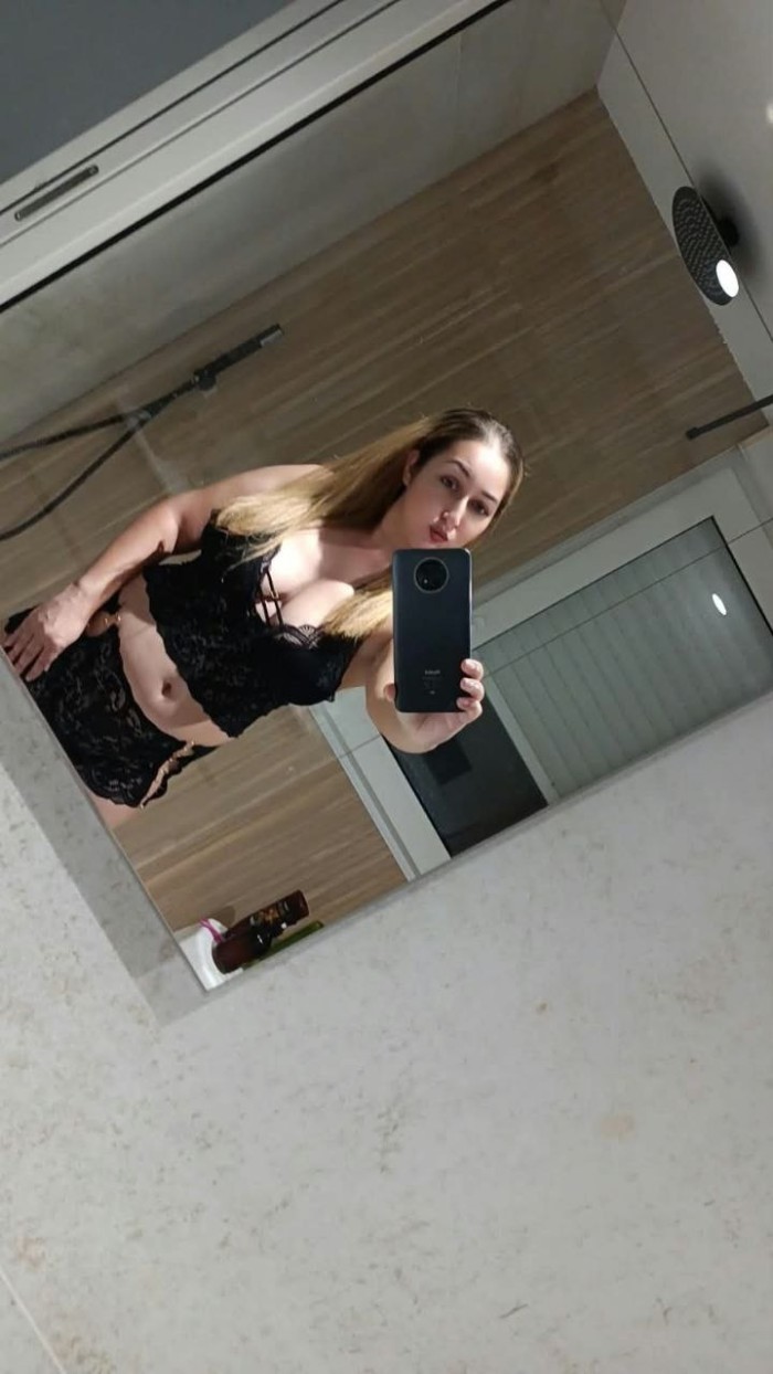 DULCE CARITA DE ANGEL CUERPAZO DE DIABLA 24H