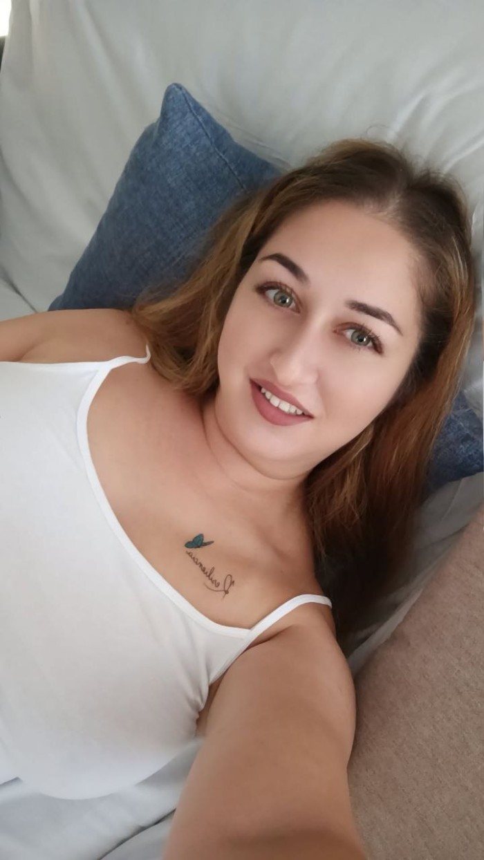 DULCE CARITA DE ANGEL CUERPAZO DE DIABLA 24H