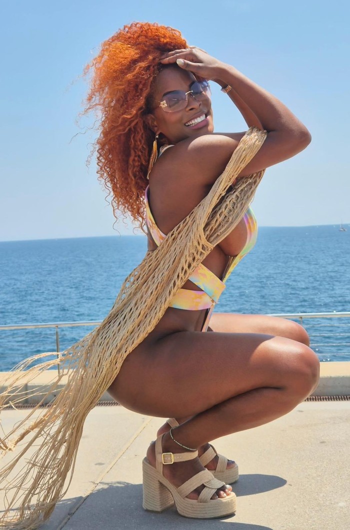 De paso por San antonio…Guapisima morena fiestera y con espíritu aventurero