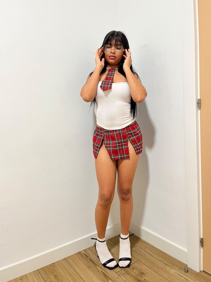 JOVENCITA COLOMBIANA EXPLOSIVA Y BELLA EN SANTURCE