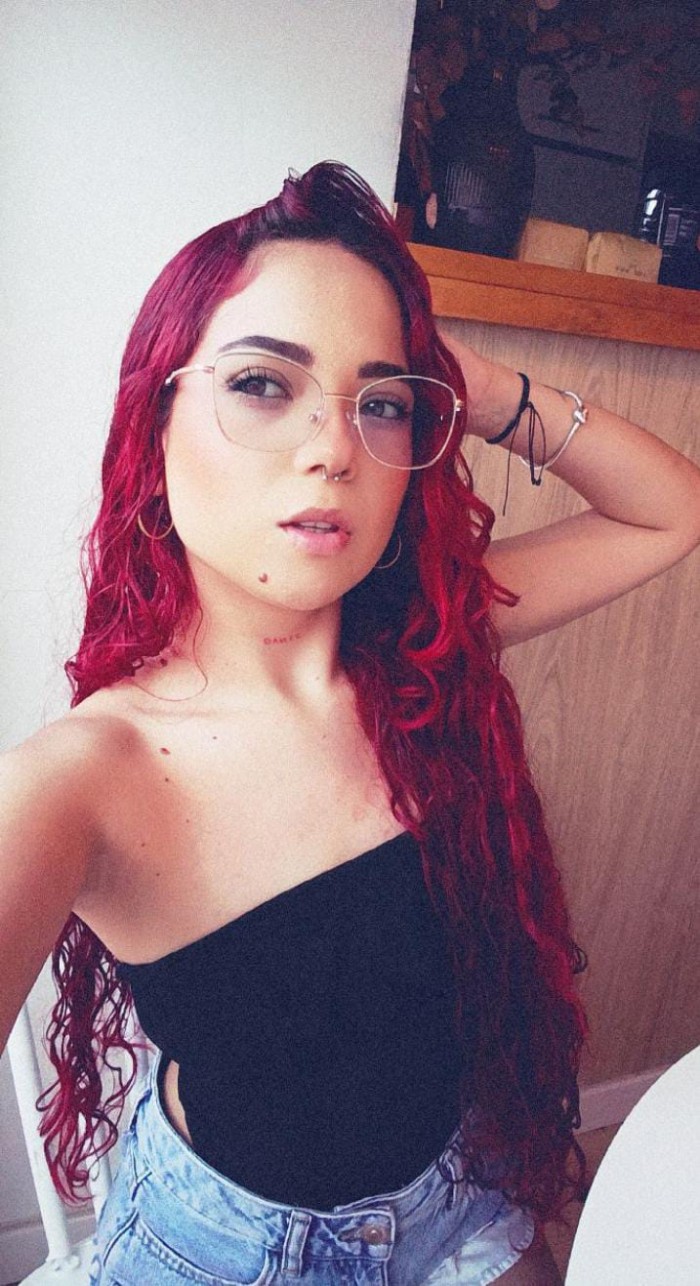 605673846 Salome JUGUETONA Y TRAVIESA MUÑEKITA