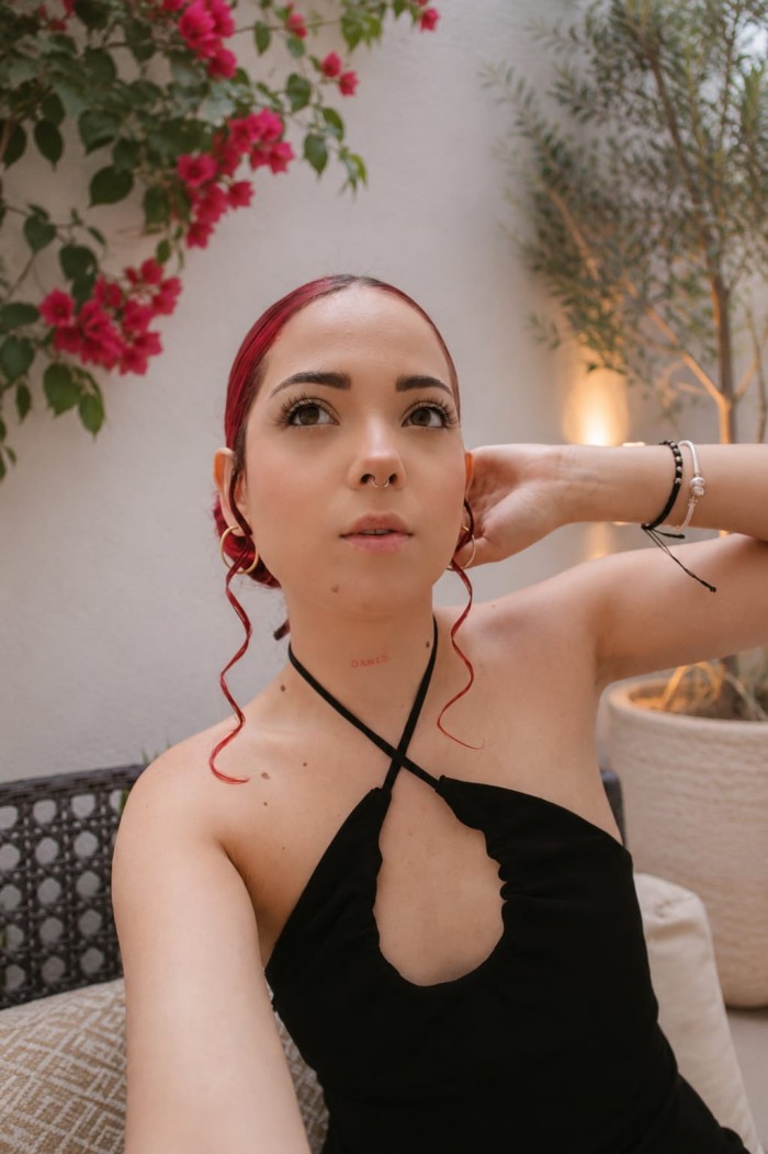605673846 Salome JUGUETONA Y TRAVIESA MUÑEKITA