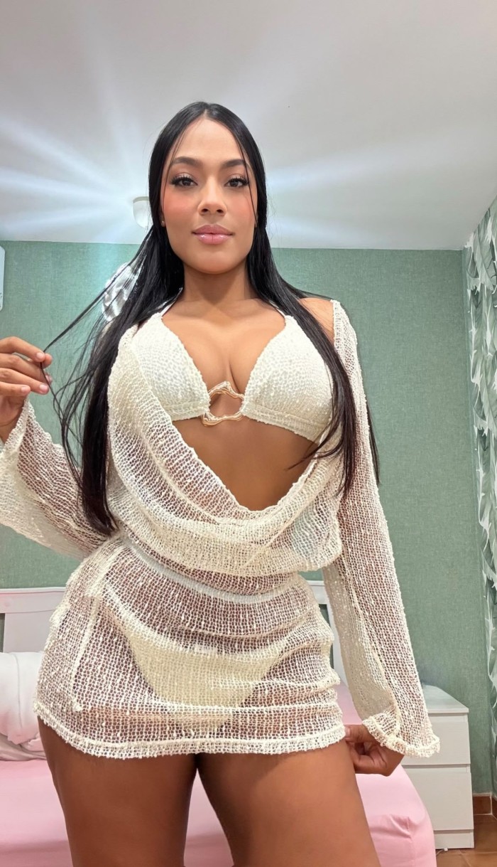 AMBAR COLOMBIANA MUY FIESTERA Y COMPLACIENTE