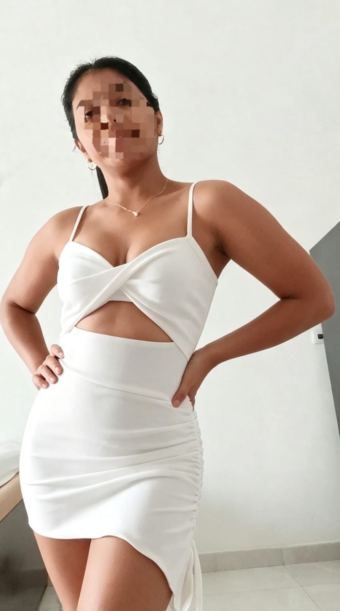 ARDIENTE SENSUAL COMPLACIENTE DESEOSA DE SEXO