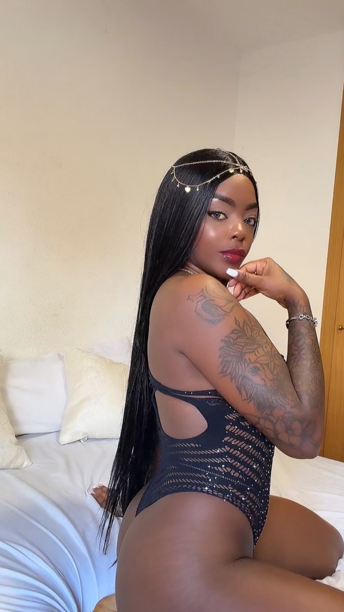 Bonita escort de lujo morenaza en Usera