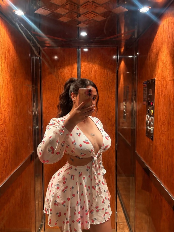 SOFÍA NOVEDAD CACHONDA  TODO LO QUE BUSCAS JOGOLA  LATINA