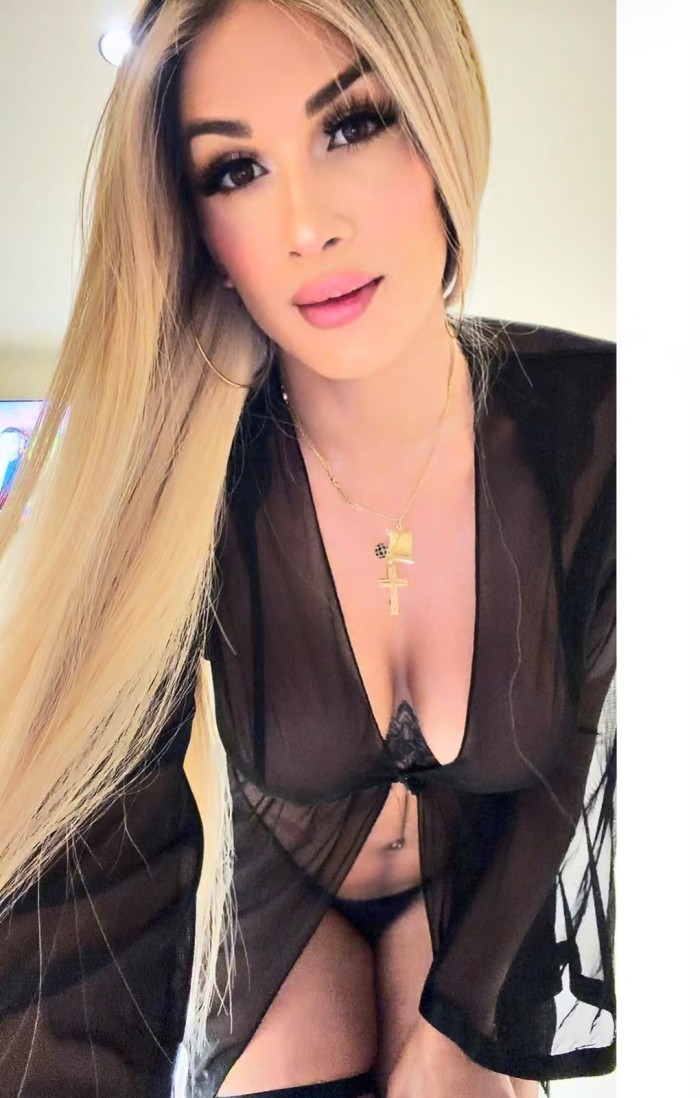 LO QUE BUSCAS AMOR UNA CHICA TRANS FEMENINA XXL