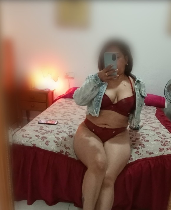 MUJER COMPLACIENTE DISPUESTA AL PLACER