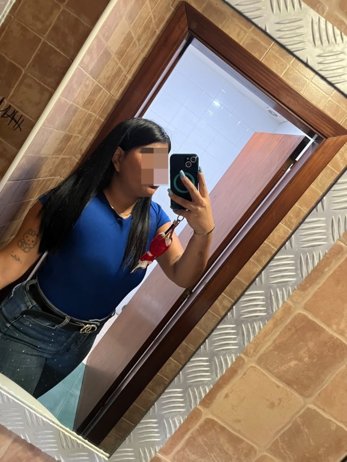 COMPLACIENTE SENSUAL ARDIENTE DESEOSA DE SEXO