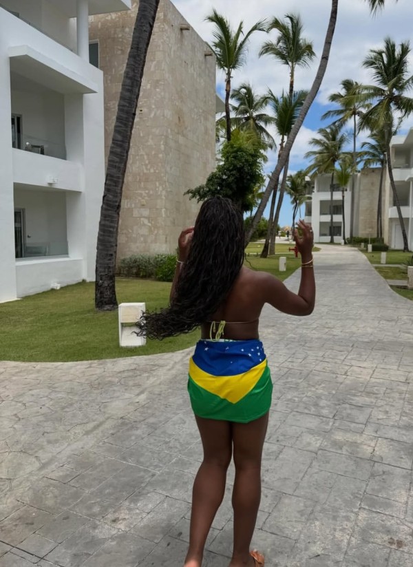 Pamela fiestera mulata guapa brasileña unos dias p
