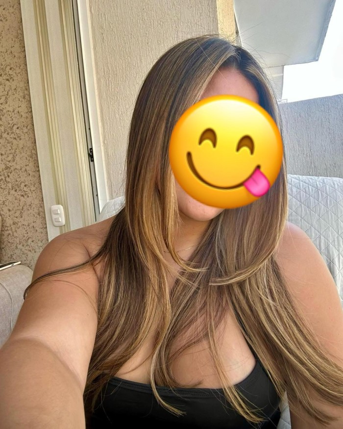 Latina cañera con tu coño mojadito