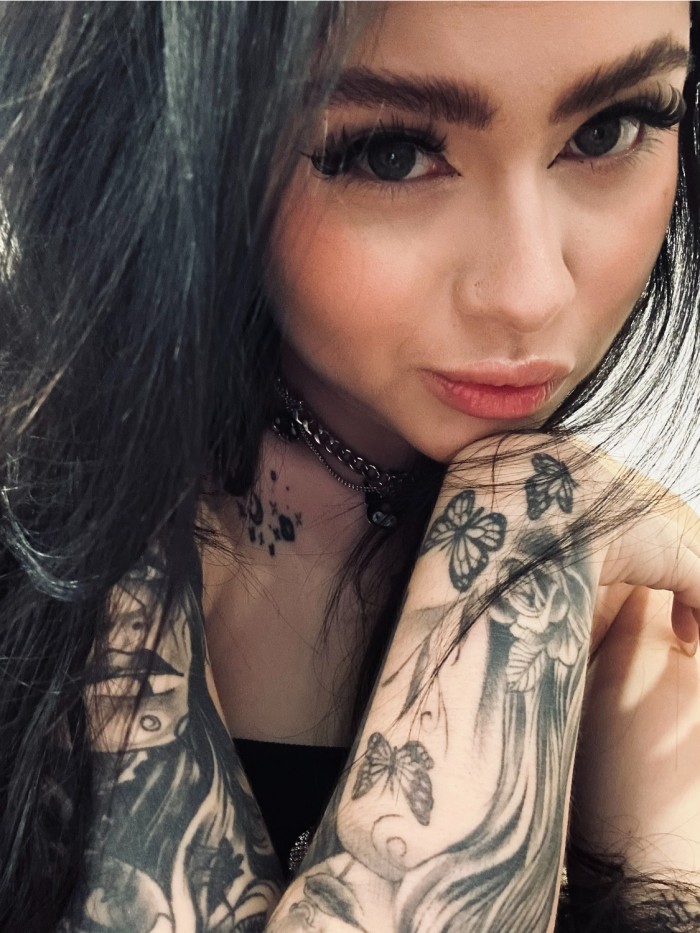 Jovencita colombiana fiestera