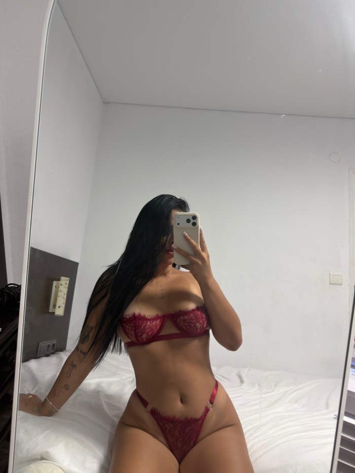 JOVEN DE LUJO RECIÉN LLEGADA, ME FOLLAS AHORA?