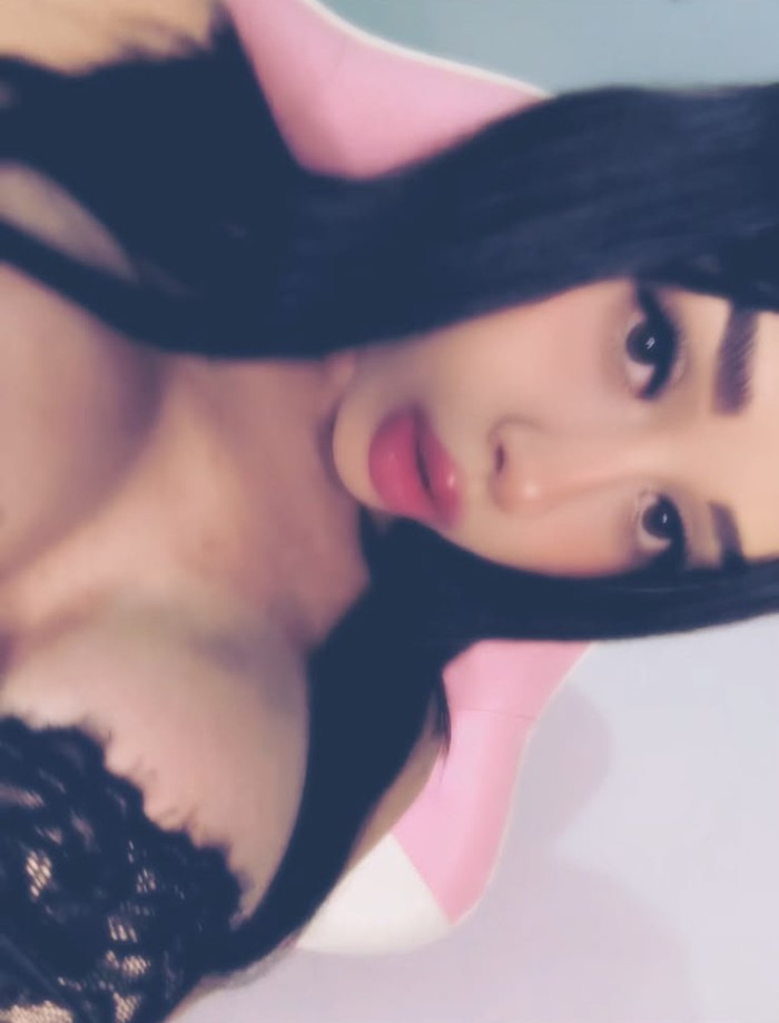 NOVEDAD! preciosa joven con muchas ganas de SEXO