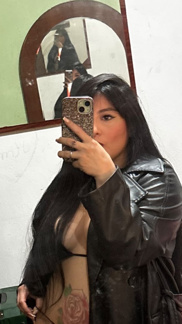 NICOL COLOMBIANA JOVENCITA ALEGRE Y CACHONDA