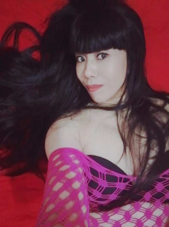 GUAPISIMA CHICA ASIÁTICA EN GRANOLLERS NORD