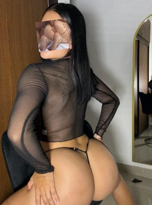 DELICIOSA IMPLICADA EXQUISITA ANSIOSA DE PLACER